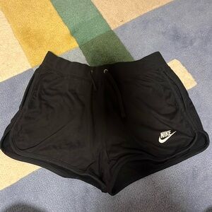 Nike sweat shorts WITH POCKETS